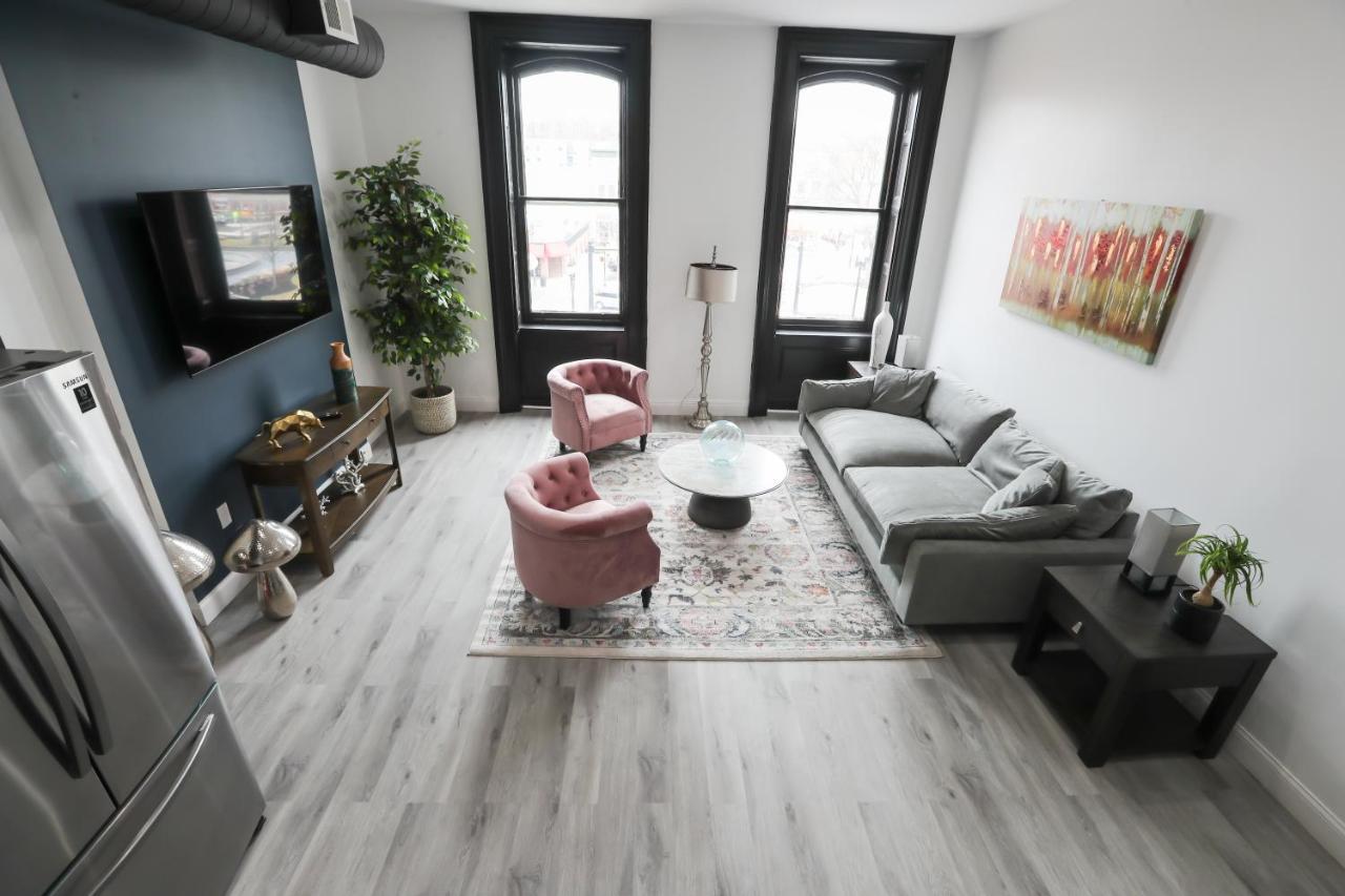 Downtown Easton Apartment Bagian luar foto