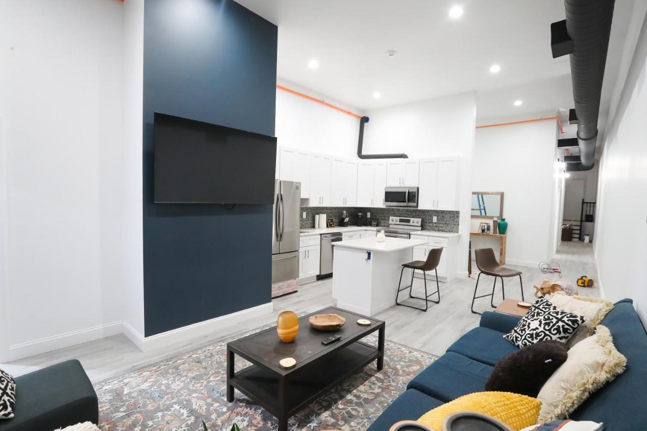 Downtown Easton Apartment Bagian luar foto